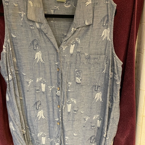 Shirt - Sleeveless - Picture 1 of 1